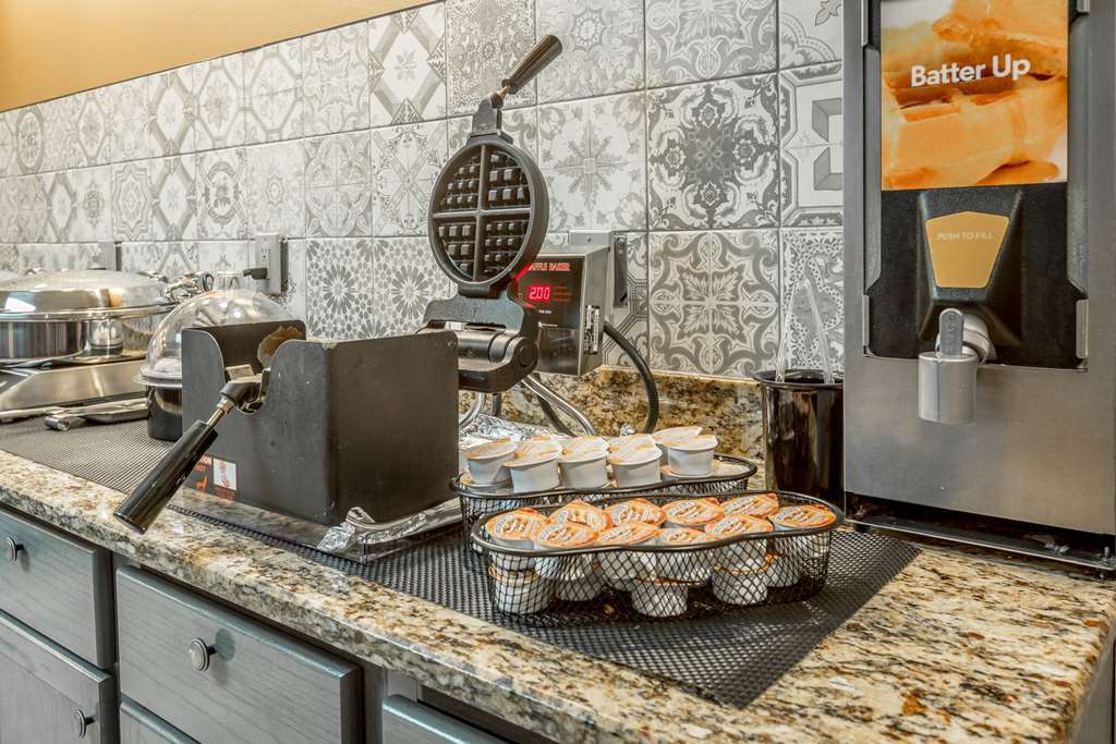 District 3 Hotel, Ascend Hotel Collection Chattanooga Restaurant photo